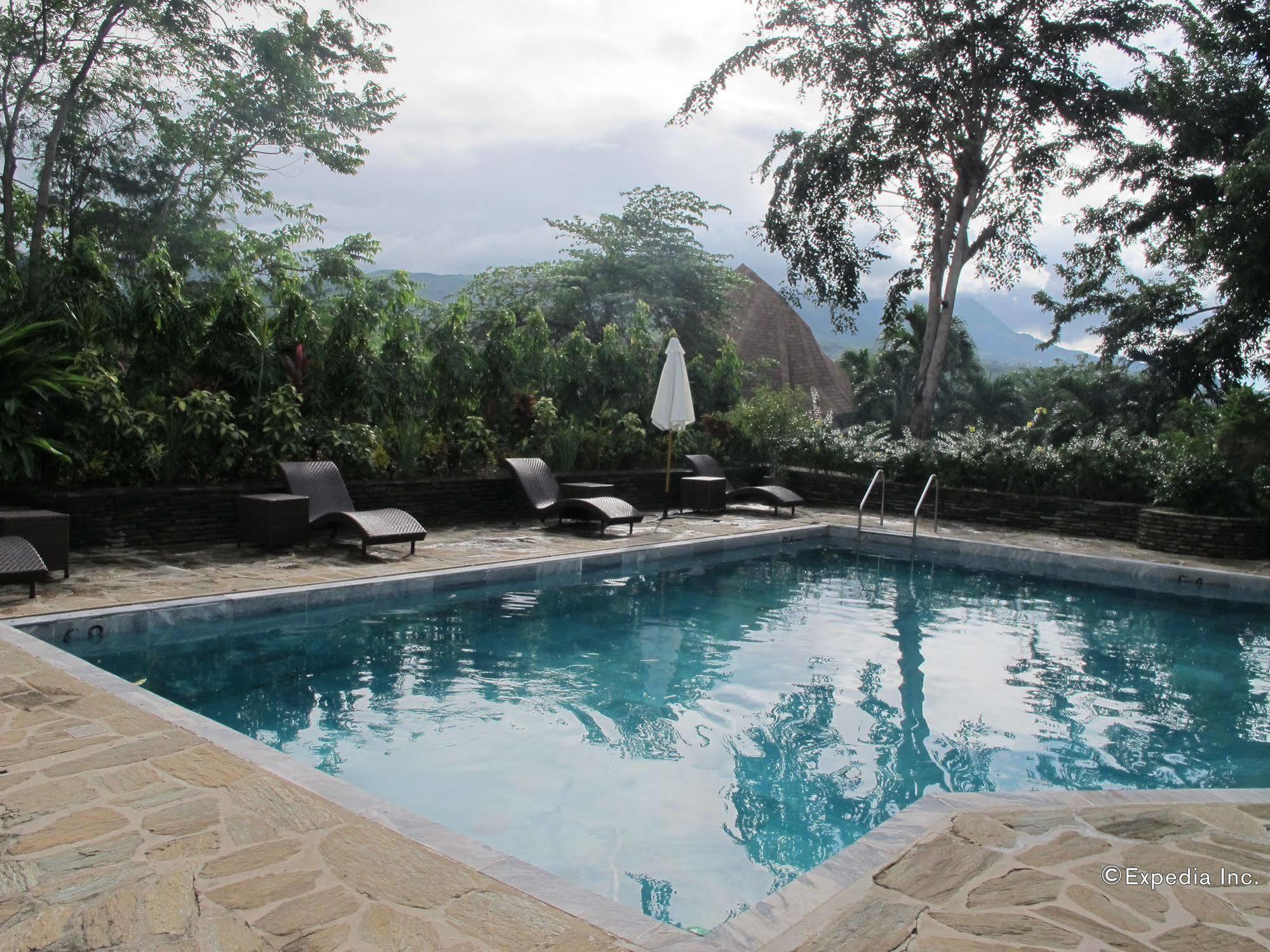 Utopia Resort & Spa Puerto Galera Exterior foto